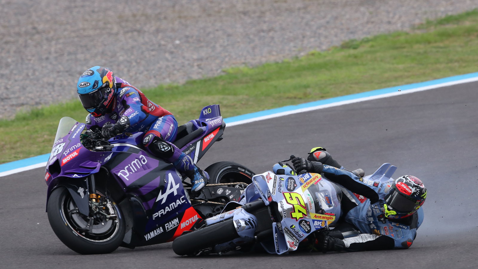 Fermin Aldeguer & Miguel Oliveira crash, 2025 MotoGP Argentinian Grand Prix. Credit: Gold and Goose.